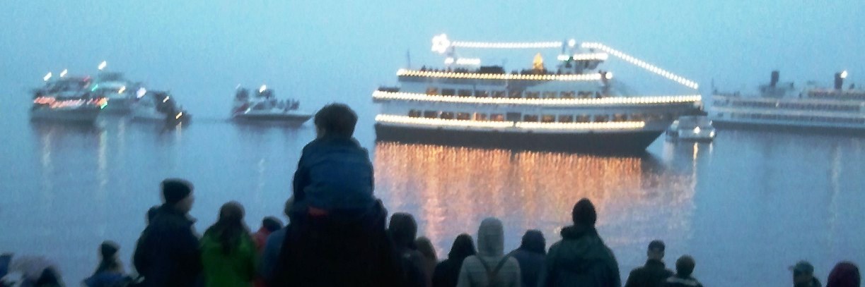 Sunday Dec 18, 7:25 PM Christmas Ship and bonfire at OO Denny Park!